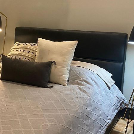 Private Room & Private Bathroom In Le Plateau Монреал Екстериор снимка