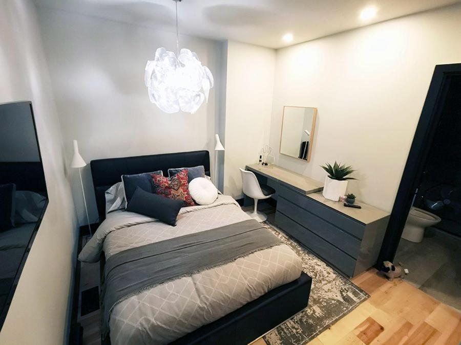 Private Room & Private Bathroom In Le Plateau Монреал Екстериор снимка