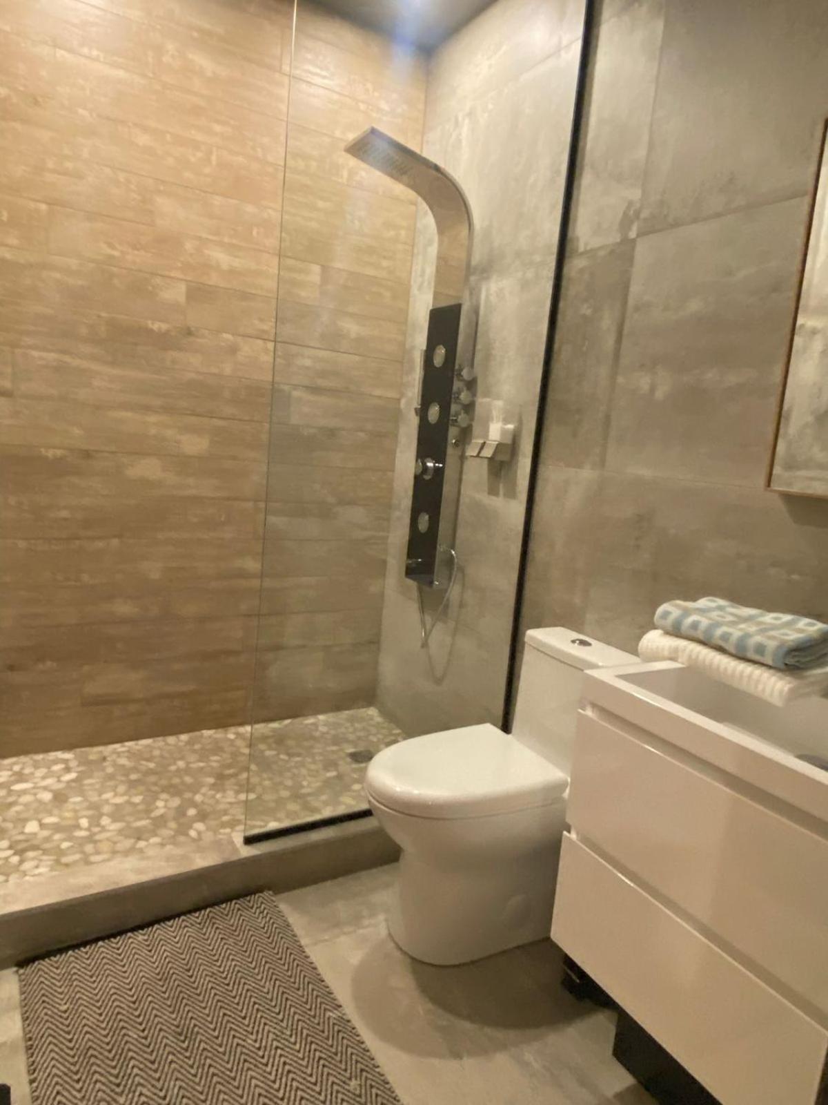 Private Room & Private Bathroom In Le Plateau Монреал Екстериор снимка