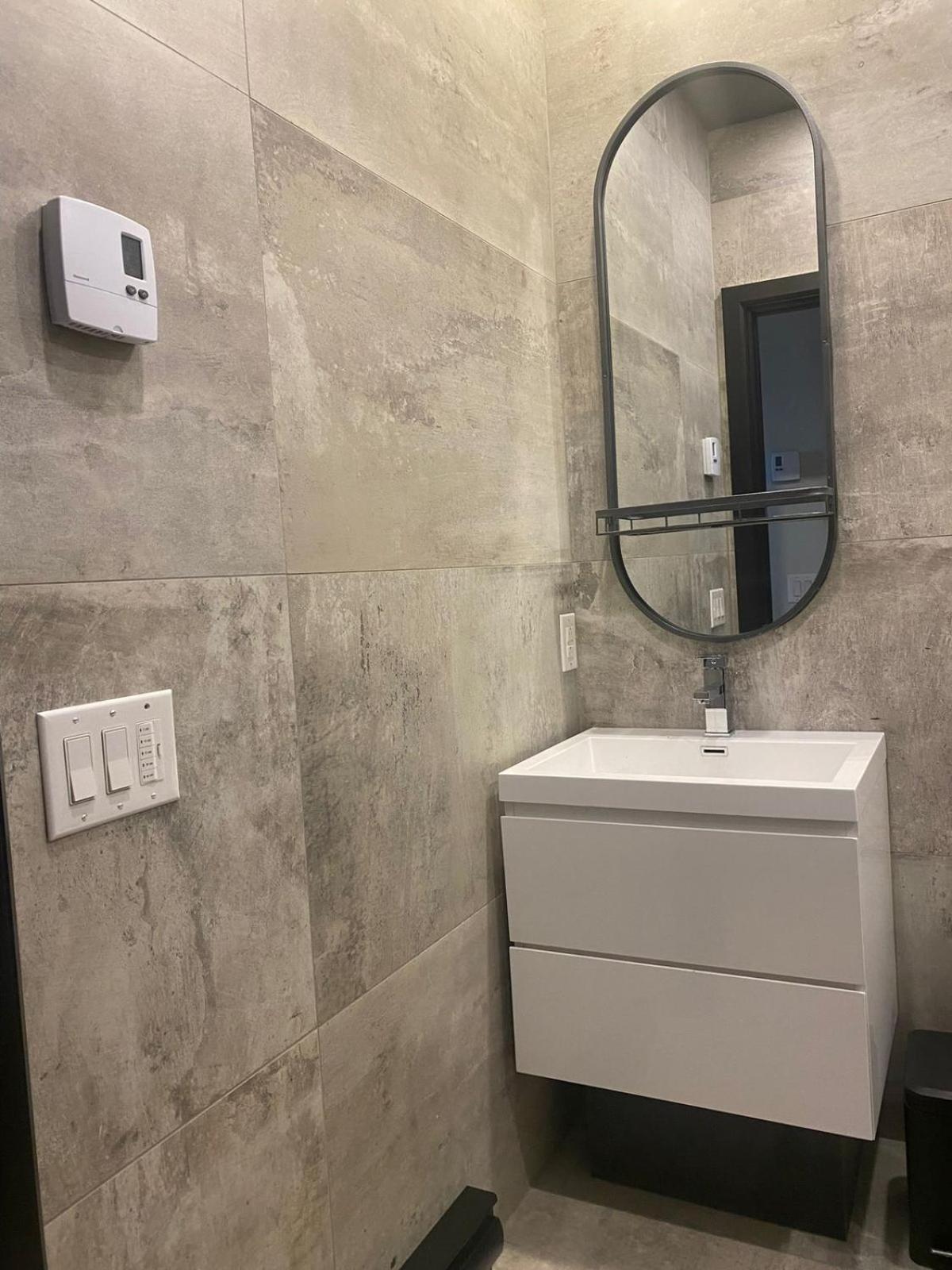 Private Room & Private Bathroom In Le Plateau Монреал Екстериор снимка
