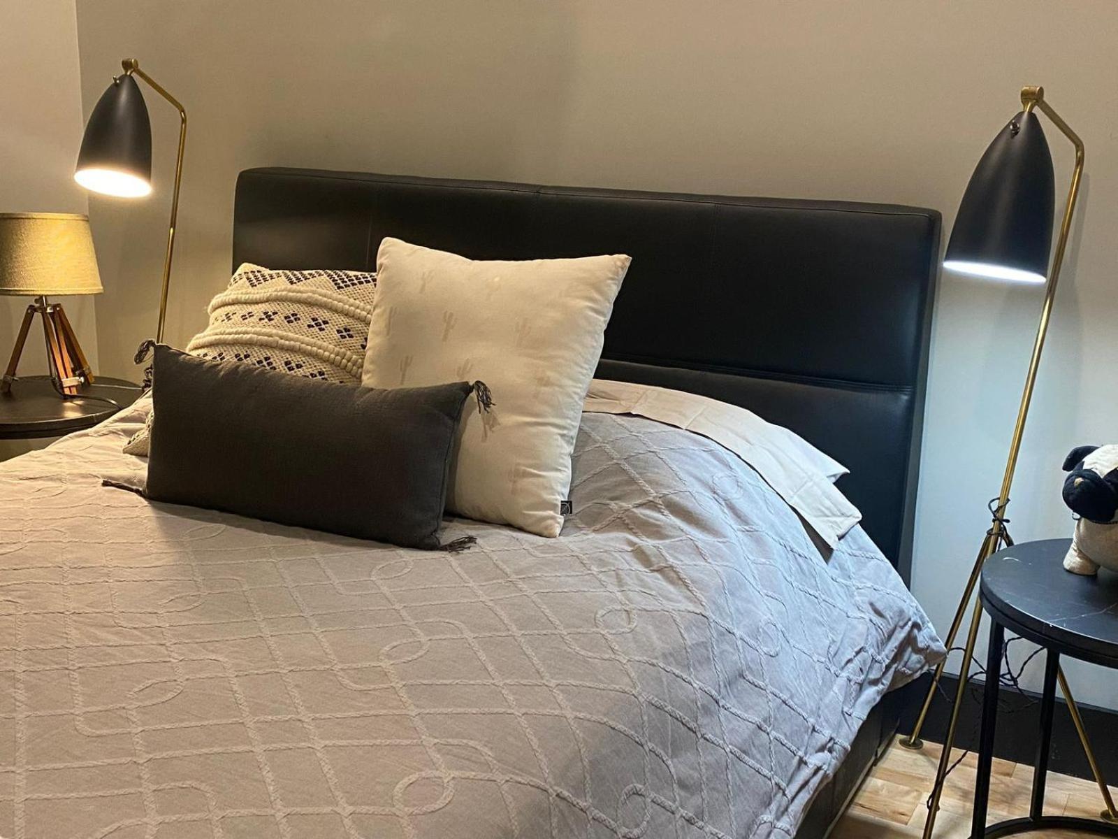 Private Room & Private Bathroom In Le Plateau Монреал Екстериор снимка